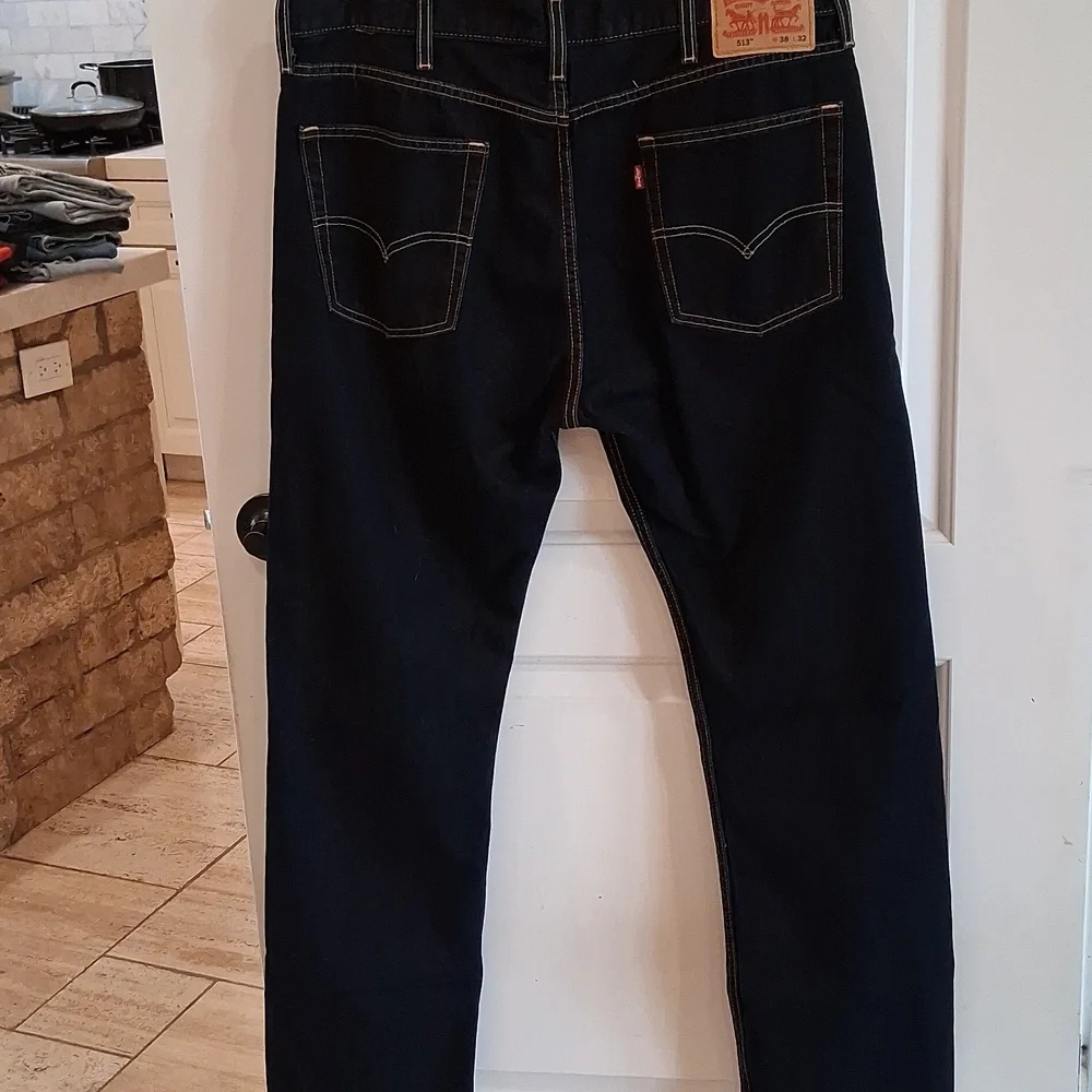 Levi Dark Wash 513 Size 38W 32L Men Jeans - Picture 4 of 7